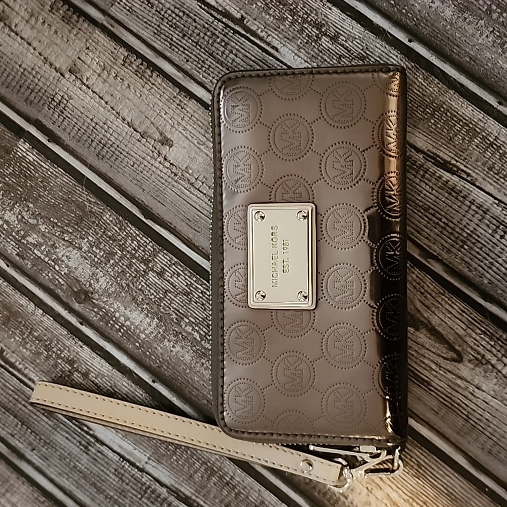 Michael Kors Wristlet Wallet Metallic MK Logo Zip Around Wristlet Clutch